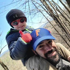 Meet your Posher, Efren